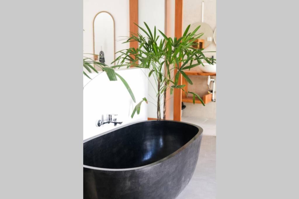 קנגו Kiki Village Bathtub מראה חיצוני תמונה